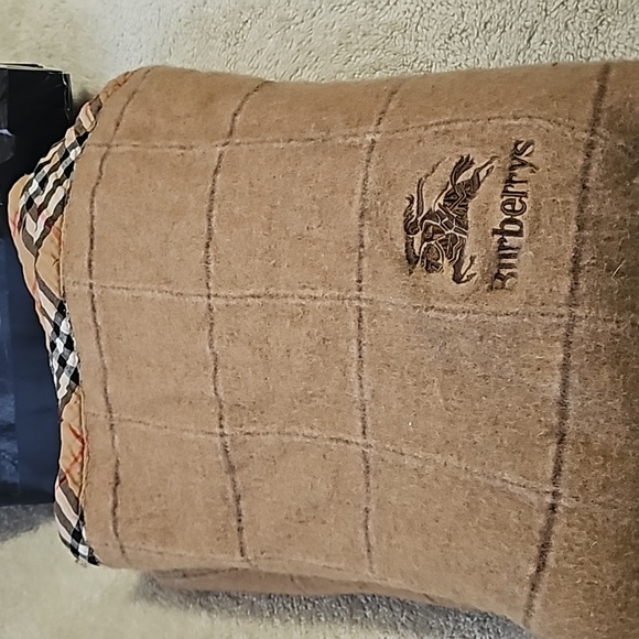 ❣️Burberrys Blanket❣️ - Picture 9 of 9